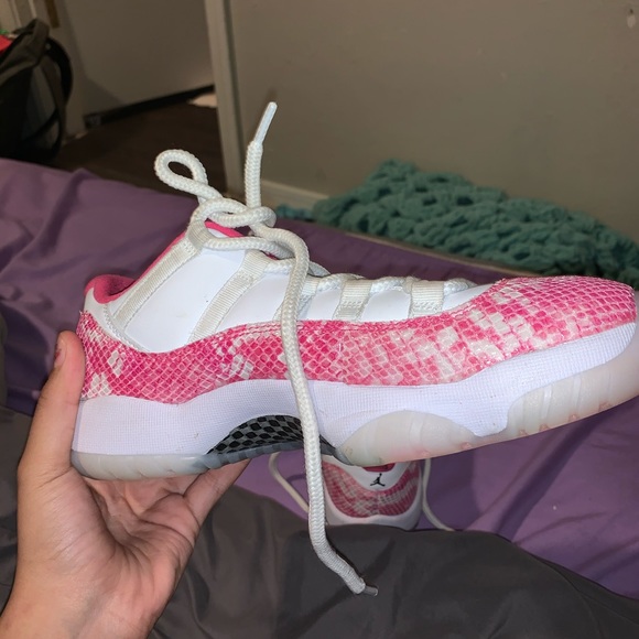 Jordan Shoes - Jordan 11 retro pink snakeskin